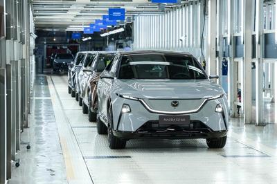 馬自達EZ-60雙喜臨門，榮膺“2025中國十佳車身”及“最佳材料獎”